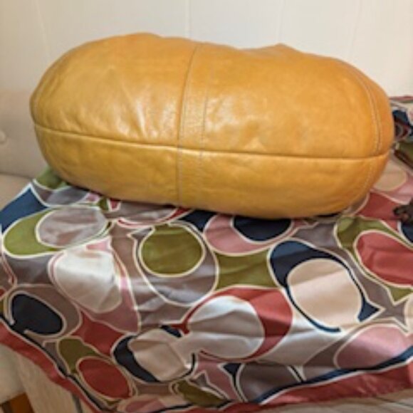 Vintage Coach Ergo Leather Pleated Hobo Natural - Picture 4 of 10